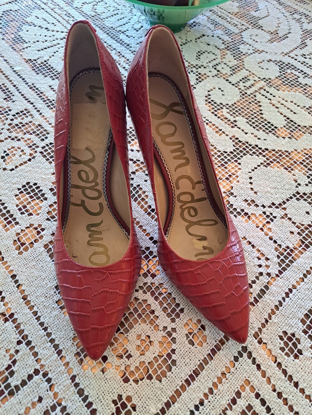 Sam Edelman Cherry Red Croc-Embossed Pointed Toe Pumps 4 In Sz 8 1/2